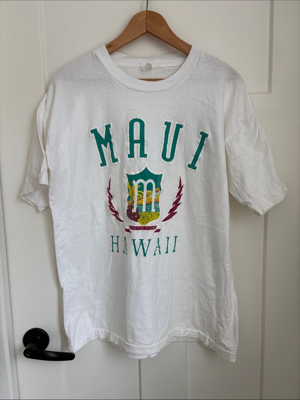 100% cotton single stitch VTG MAUI Hawaii Tee